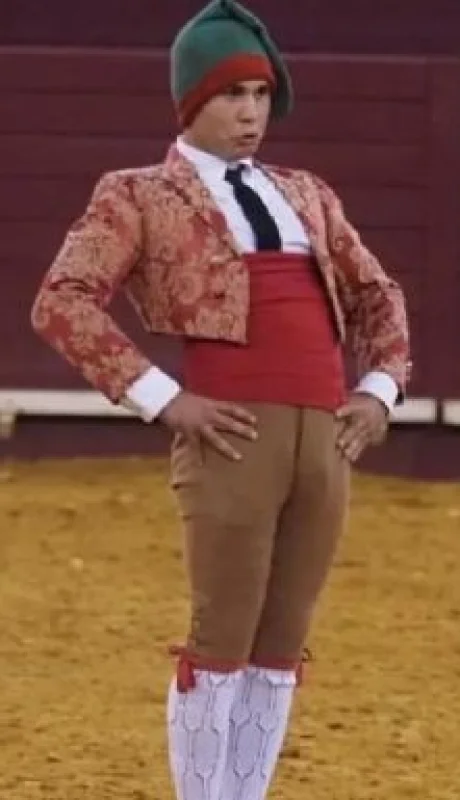 Manuel María Trindade, de 22 anos, fue embestido brutalmente por un toro de 695 kilos durante su debut en la Plaza de Toros de Lisboa.