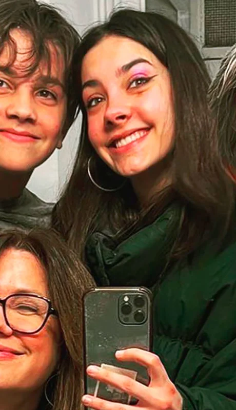 Alejada de los medios, Morena Echarri se dedica al diseño de indumentaria.