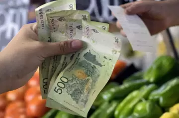 La situación económica es complicada por las turbulencias políticas, según un especialista