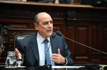 Francos negó una interna y denunció una "operación" por los audios de Karina Milei