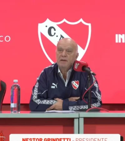 Grindetti en conferencia de prensa.