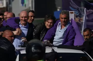 Milei sufrió un ataque en Lomas de Zamora y Espert se fugó en moto