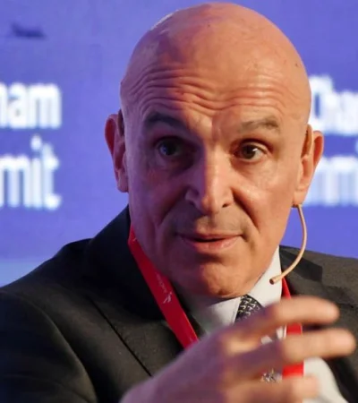 "No tienen capacidad de discutir ideas y proyectos, por eso recurren a la violencia física" (J. L. Espert)