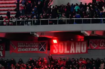 Familia argentina hincha de Independiente huyó de Chile por amenazas
