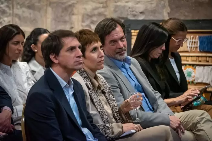 El foro tuvo lugar en La Enoteca