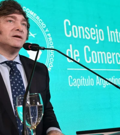 Milei en uno de sus discursos anteriores ante empresarios. (Foto: archivo web)