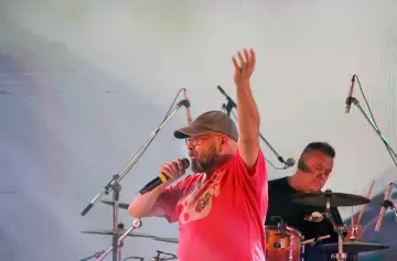 Santos Guayama celebra 20 años de música