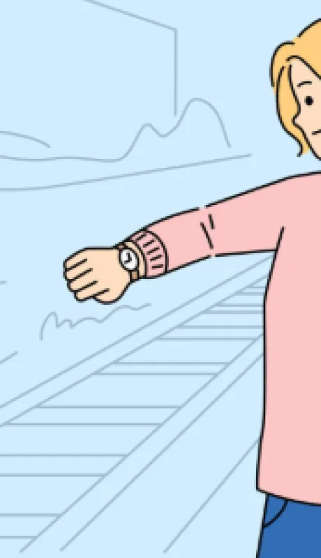 Mujer ansiosa mirando la hora mientras espera el transporte público para ir a trabajar.