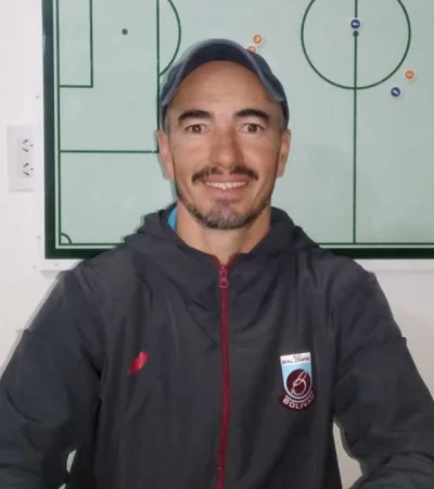 José Maxwell, entrenador y fundador de Comunidad futbolera.