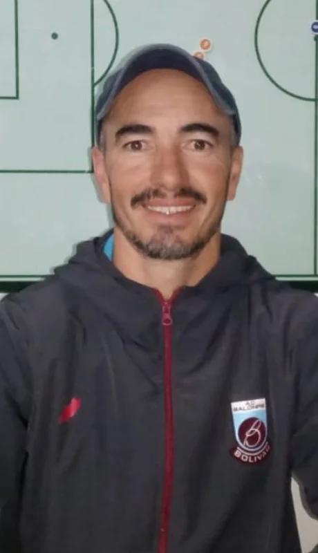 José Maxwell, entrenador y fundador de Comunidad futbolera.