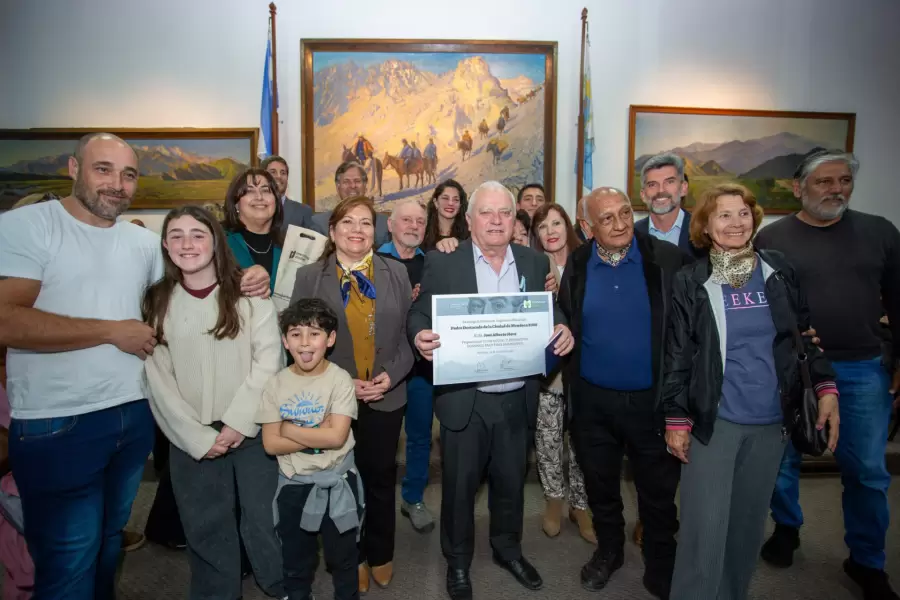 Un reconocimiento a esos hombres que inculcan los valores del Padre de la Patria.