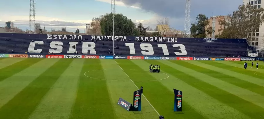Independiente Rivadavia y Argentinos Juniors, se miden en el Parque.