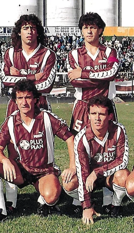 Ariel Gustavo Orellano, el cuarto de los jugadores de arriba