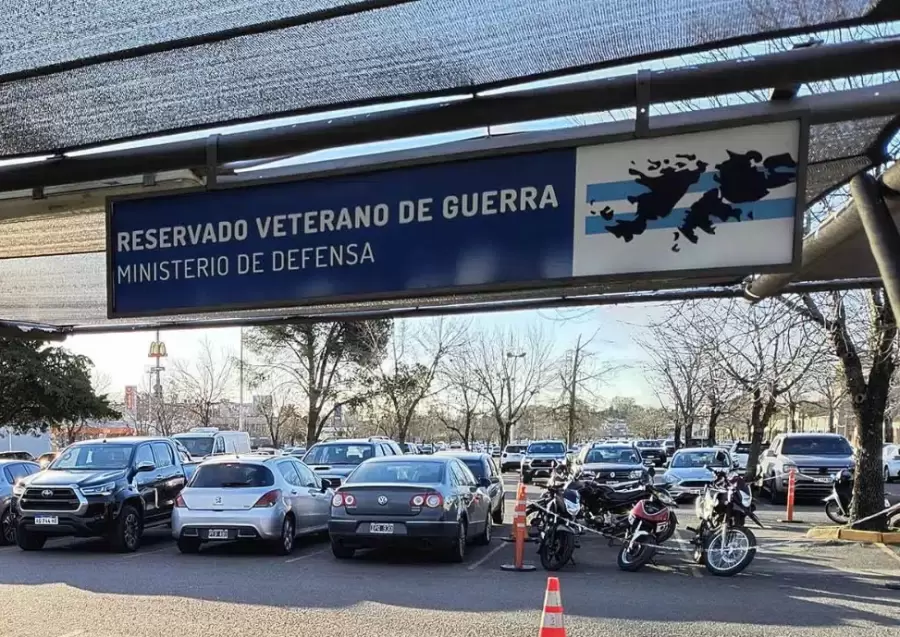 Estacionamiento para veteranos de Guerra/ Fuente: X