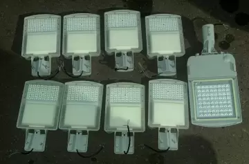 Decomiso en Las Heras: recuperaron luminarias robadas del alumbrado público