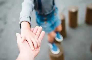 Filiación en Argentina: qué es, cómo se inicia y cuánto duran los procesos judiciales