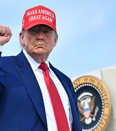 La administración republicana comenzó a efectuar sus primeras incursiones sobre barcos clasificados como narcoterroristas.