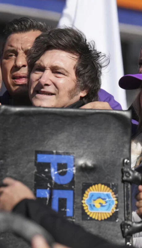 El mandatario ya fue agredido en una caravana en Lomas de Zamora. (Foto: web)