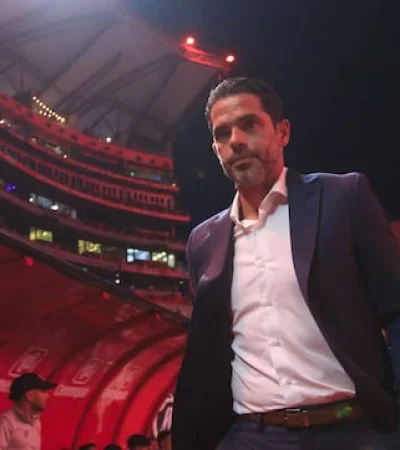 Fernando Gago es cuestionado en México