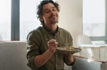 La psicología detrás de guardar tu plato favorito para el final