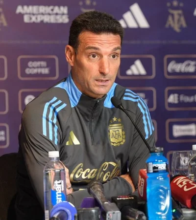 La emoción de Scaloni.