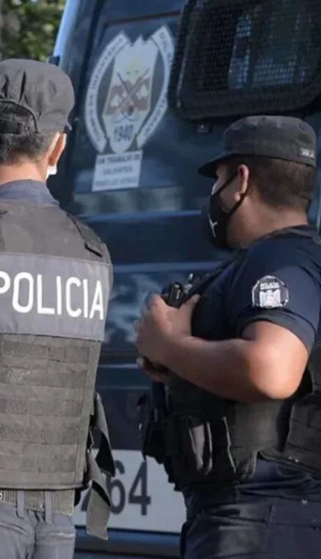 El imputado no ofreció resistencia cuando la Policía ingresó al domicilio de la pareja.