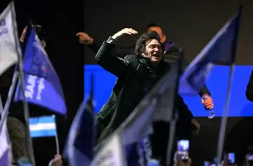 Milei encabezó el acto de cierre de la campaña con duras referencias al kirchnerismo