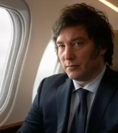 El jefe de Estado ya está en vuelo para 36 horas vertiginosas en Estados Unidos y retornar a la Argentina.