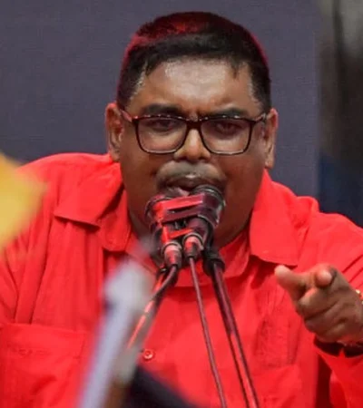 El mandatario convenció a la población con su defensa del Esequibo y un programa para impulsar el crecimiento del ingreso per-cápita.