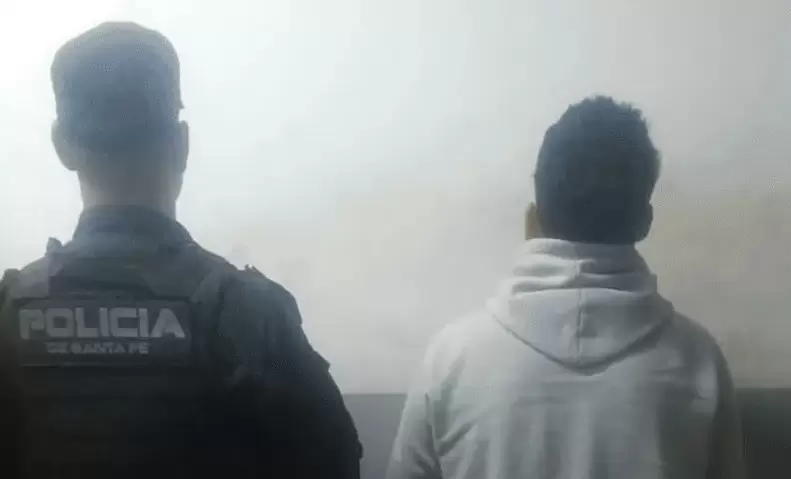 El sospechoso fue detenido por la Policía santafesina. (Foto: gentileza Crónica)