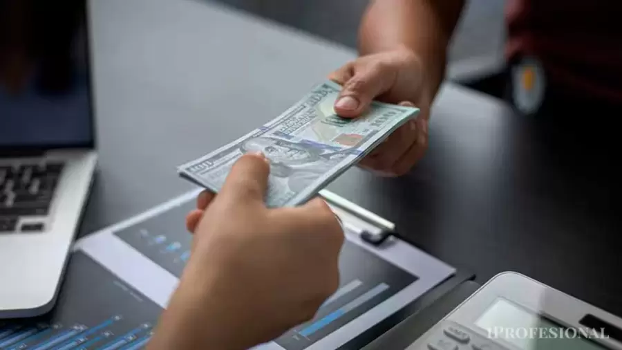 La demanda de dólares simpre presente