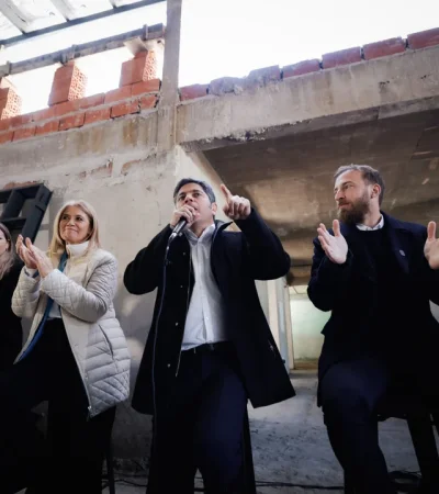 Kicillof en el partido de Merlo./