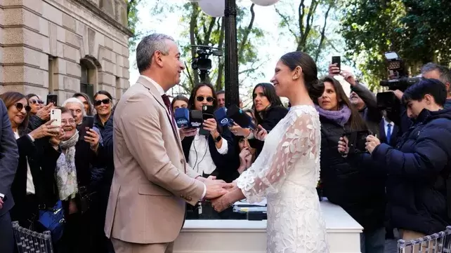 Pablo Javkin se casó con Luisina Fruci en Rosario.