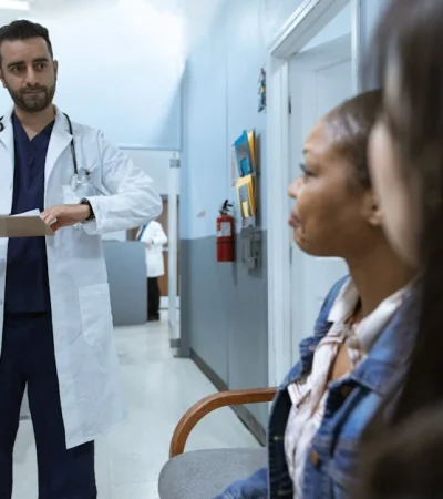 El lupus afecta principalmente a mujeres jóvenes entre 20 y 40 años.