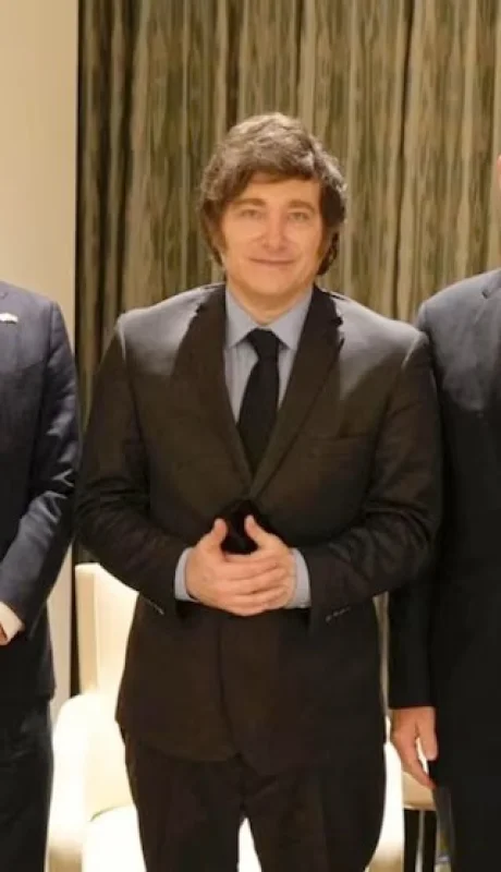 Javier Milei junto a Ryan McInerney (CEO de Visa), Michael Milken, Luis Caputo y Alec Oxenford. (Foto: web)