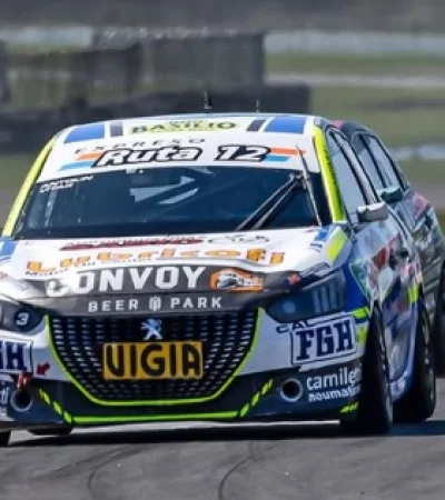 Tomás Vitar con el auto de Gonzalo Antolín quedó segundo en la Carrera de Invitados del TN Clase 2/ Fuente: x