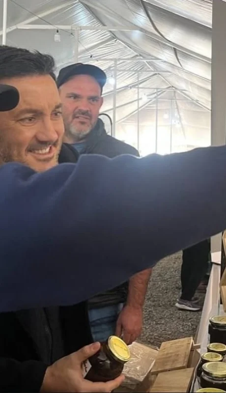 Luis Petri visitó a los apicultores