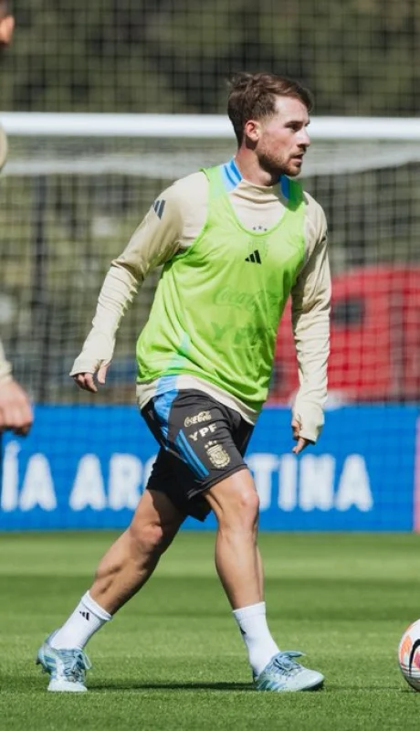 Alexis MacAllister se perfila como titular ante Ecuador.