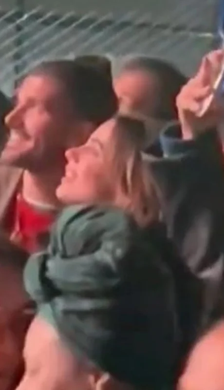 Tini y Rodrigo muy acaramelados en Vélez