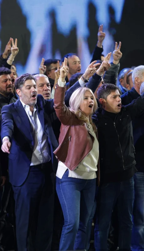 Festejo peronista tras las elecciones bonaerenses.