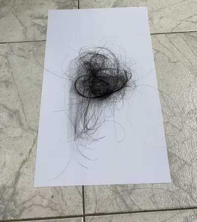 Brutal agresión a una directora de escuela en San Juan: hasta le sacaron pelo