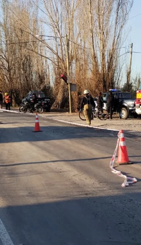 Una camioneta y un Fiat Duna, colisionaron violentamente, dejando como saldo la muerte de una mujer.