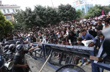 Nepal: renunció el premier en medio de revueltas que dejaban 19 muertos