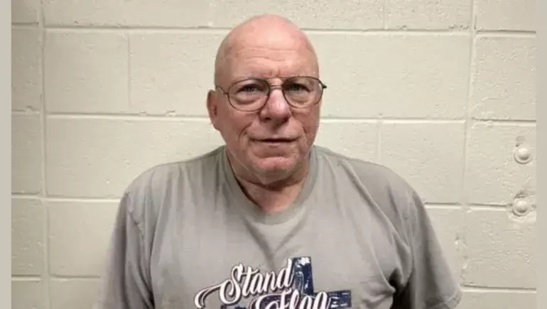 Hombre se casa con 3 mujeres en Carolina del Norte.