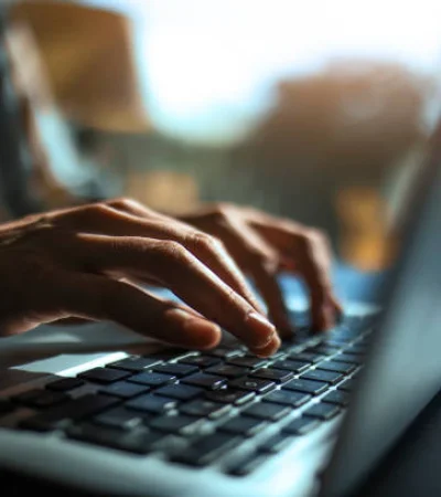 Bancos subastan computadoras.