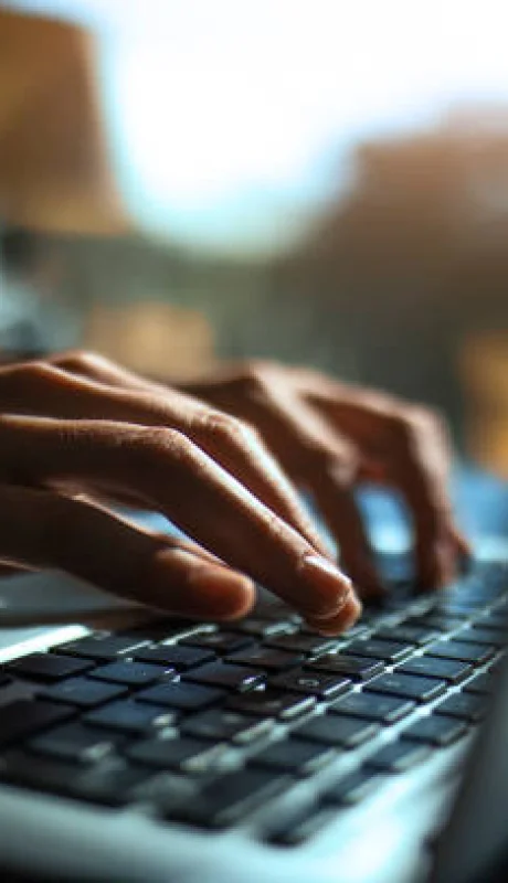 Bancos subastan computadoras.