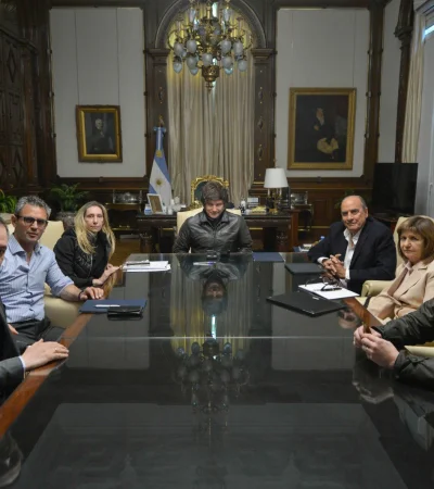 La mesa política de Javier Milei en la reunión de este martes.