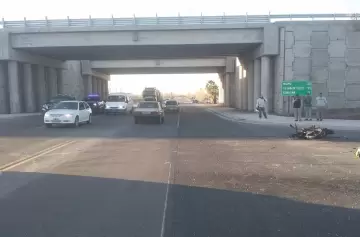 Maipú: un motociclista murió tras ser embestido por un auto sin frenos en la Ruta 60