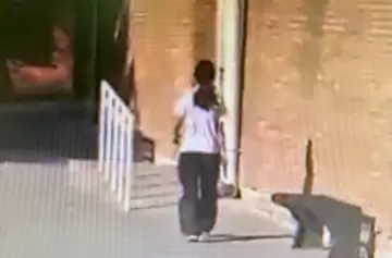 Imágenes de la alumna que llevó un arma a la escuela y se atrincheró