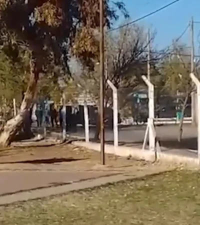 Adoelscente con un arma/ Fuente: Captura